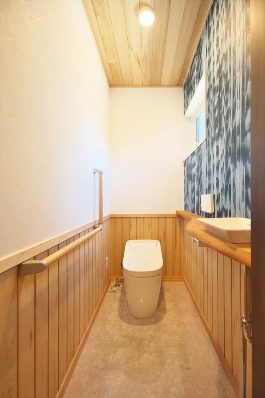 1F　トイレ-自然素材の心地よさを感じる住まい/O様邸/金沢市